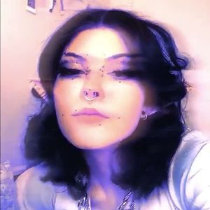 Meet your Posher, Hayley